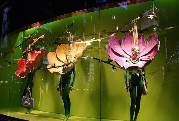 包店的春季櫥窗