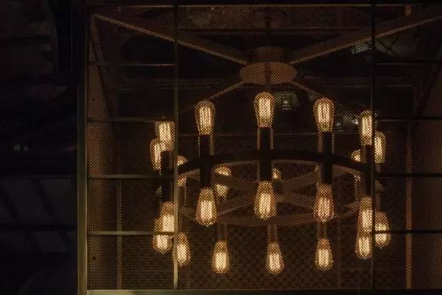 香港Mott 32餐廳空間設(shè)計