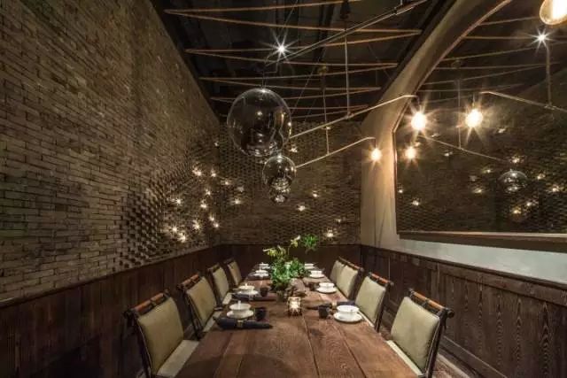 香港Mott 32餐廳空間設(shè)計