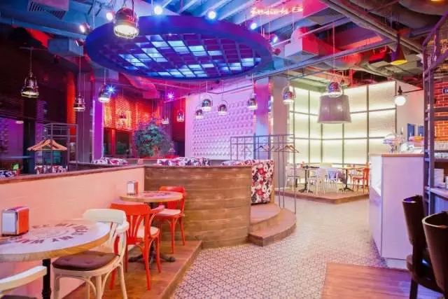 烏克蘭Redcups Café室內(nèi)設(shè)計(jì)