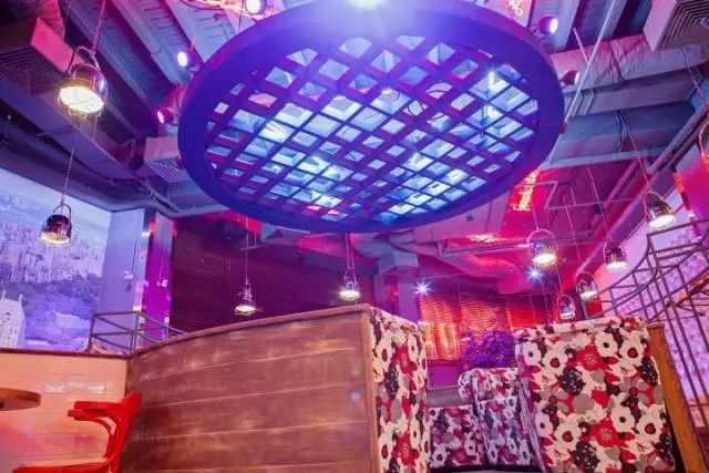 烏克蘭Redcups Café室內(nèi)設(shè)計(jì)