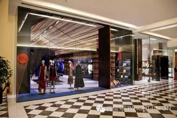 印度古爾岡高端時尚女裝店面設(shè)計