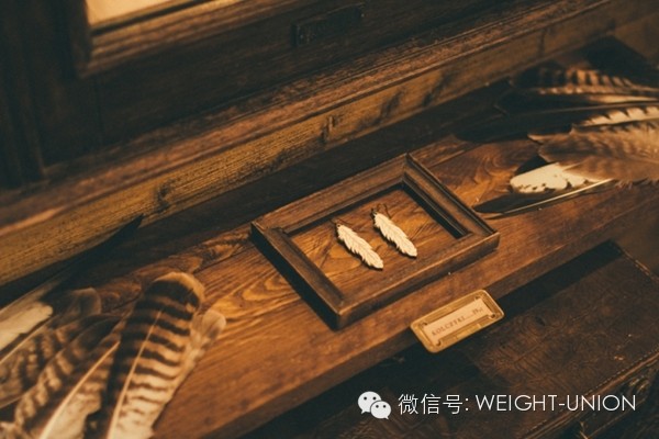 波蘭TRANSMISSION復古商店設計